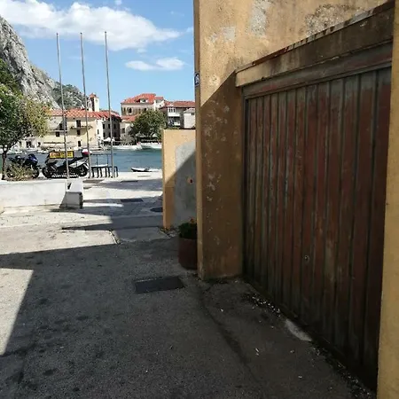 Cetina A4+2
