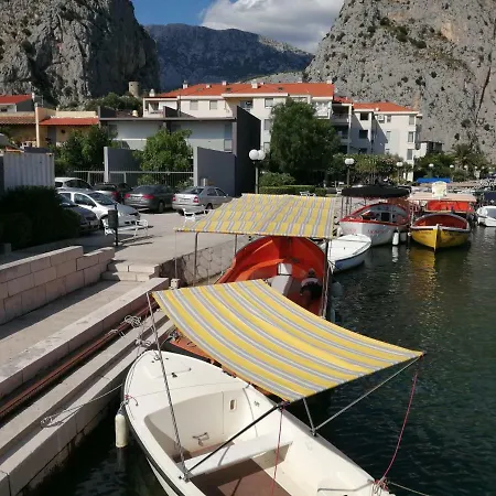 Cetina A4+2 Appartamento Omiš