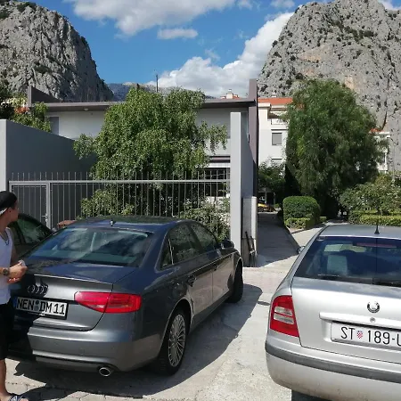 Cetina A4+2 *