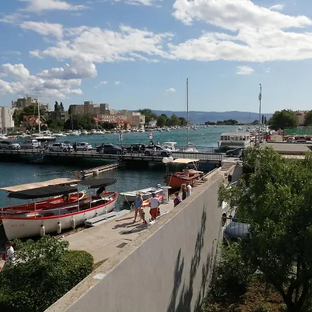 Cetina A4+2 Omiš