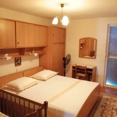 Cetina A4+2 * Omiš